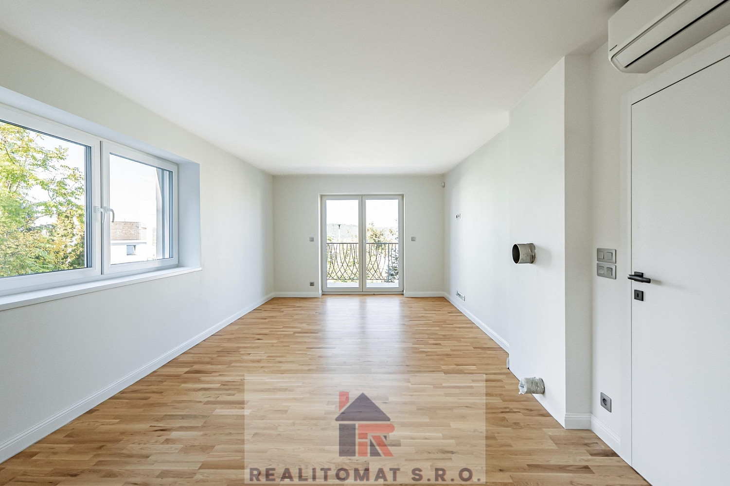 Pronájem bytu 4+kk 343 m²