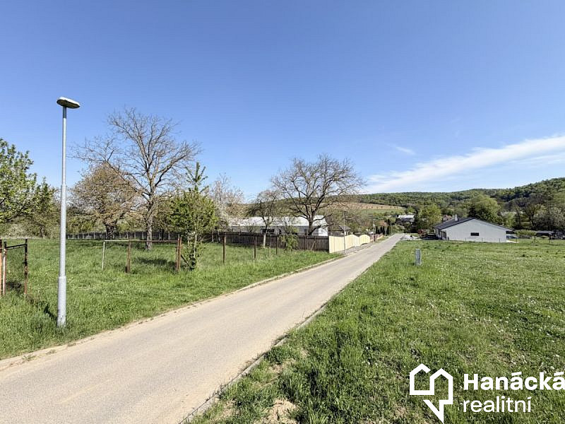 Prodej stavebního pozemku 1 988 m² – fotografie 3