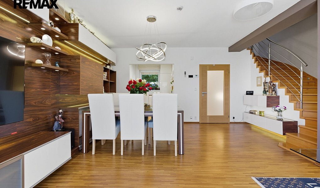 Prodej domu 126 m² s pozemkem 334 m², Praha – náhled fotky 8