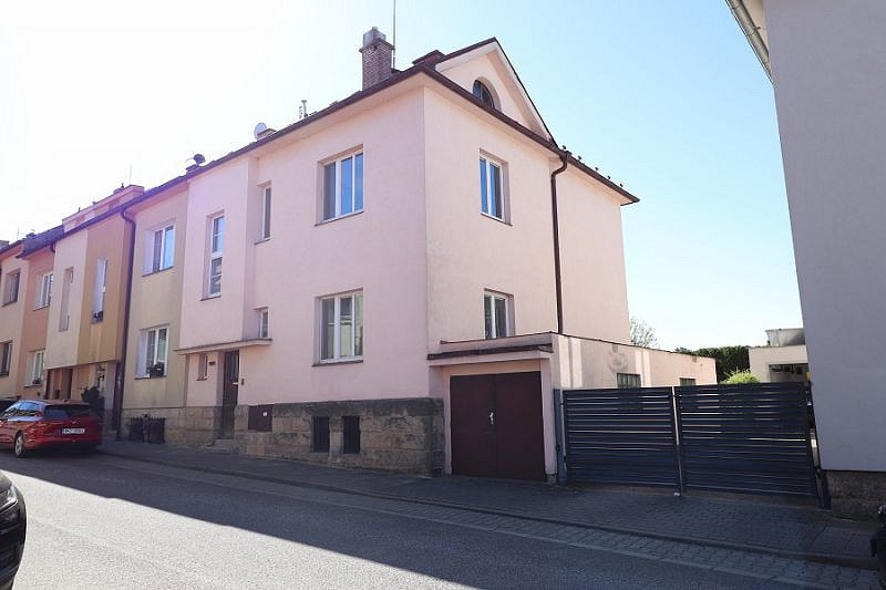 Prodej domu 220 m² s pozemkem 239 m²