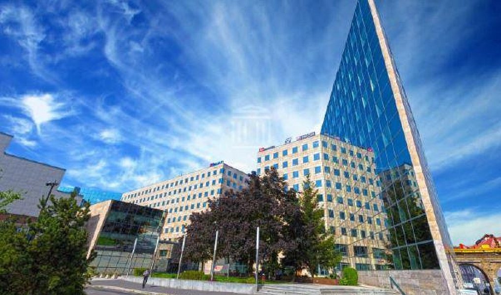 Pronájem komerčního prostoru, 160 m², Karlín - Praha 8, Praha