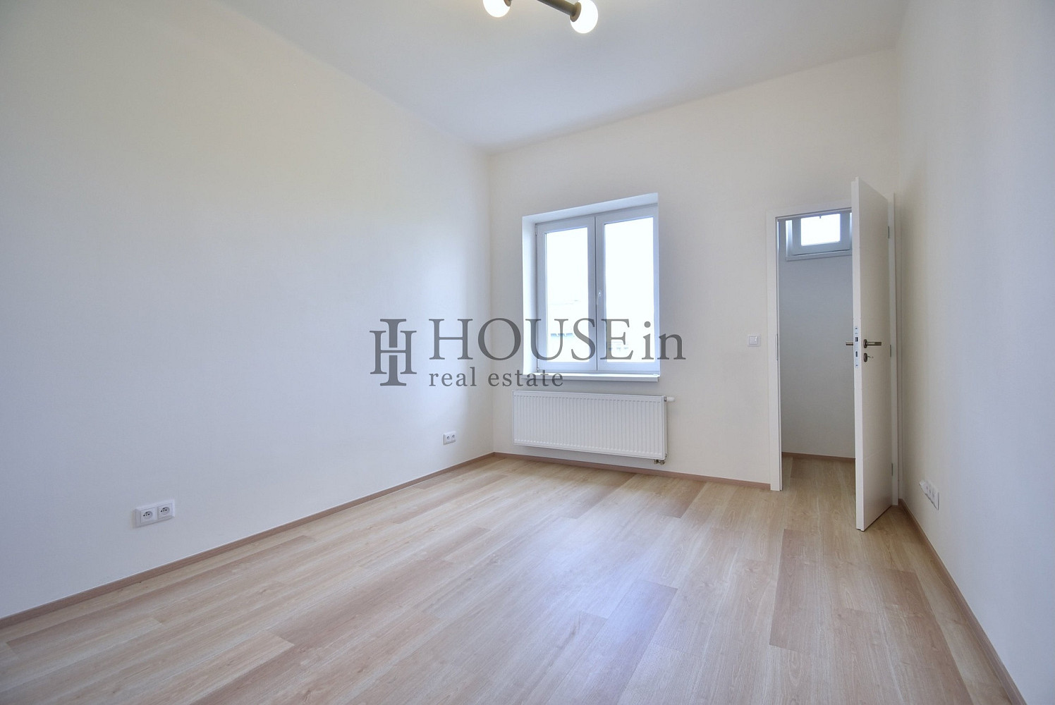 Pronájem bytu 2+kk 37 m² – fotografie 2