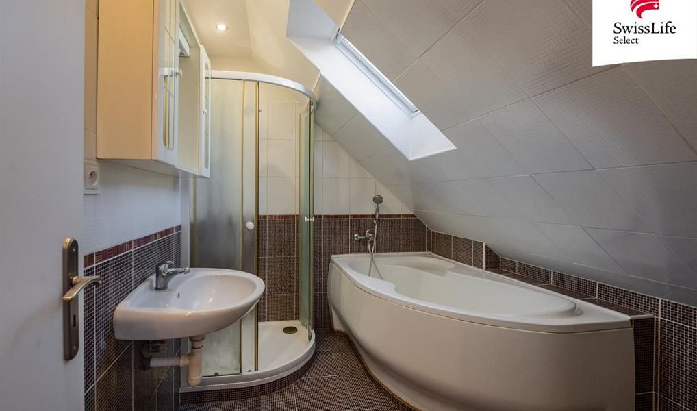 Prodej domu 196 m² s pozemkem 462 m², Praha – náhled fotky 8