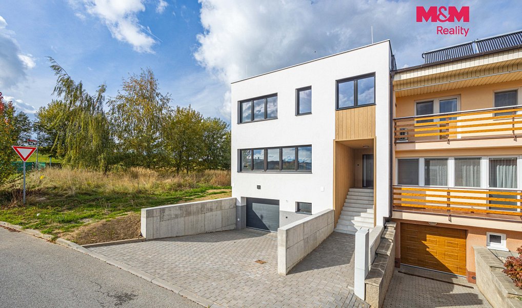 Prodej domu 212 m² s pozemkem 382 m², Humpolec – náhled fotky 3