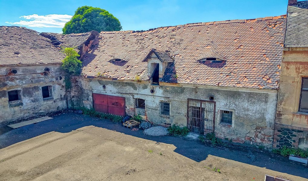 Prodej zemědělského objektu 1 415 m², Zabrušany – náhled fotky 6