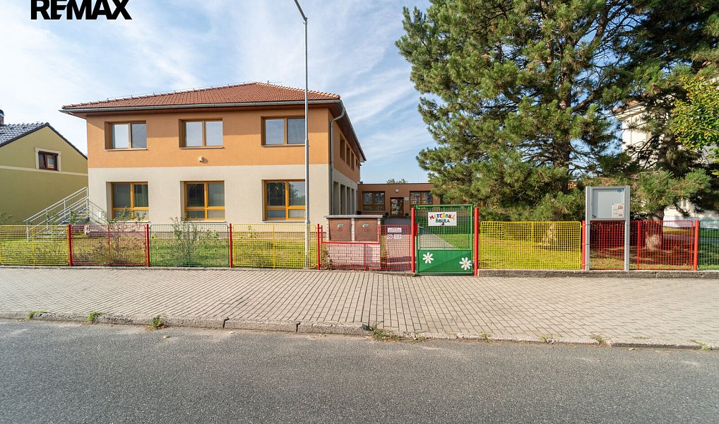Prodej stavebního pozemku 818 m², Krakovany – náhled fotky 23