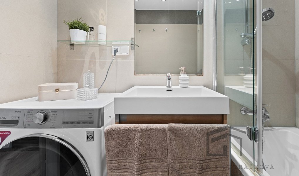 Prodej bytu 2+kk 52 m², Praha – náhled fotky 14