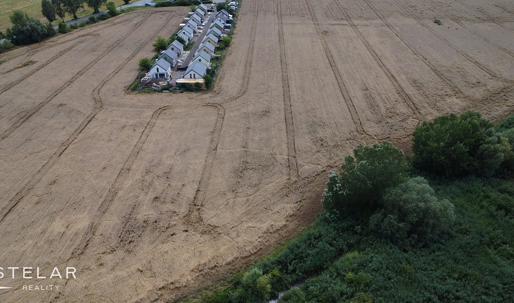 Prodej pole 3 519 m², Milovice – náhled fotky 6
