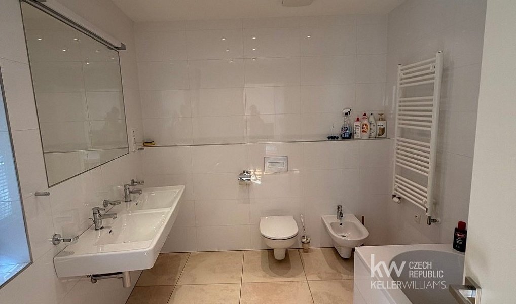 Pronájem bytu 2+kk 82 m², Praha – náhled fotky 5