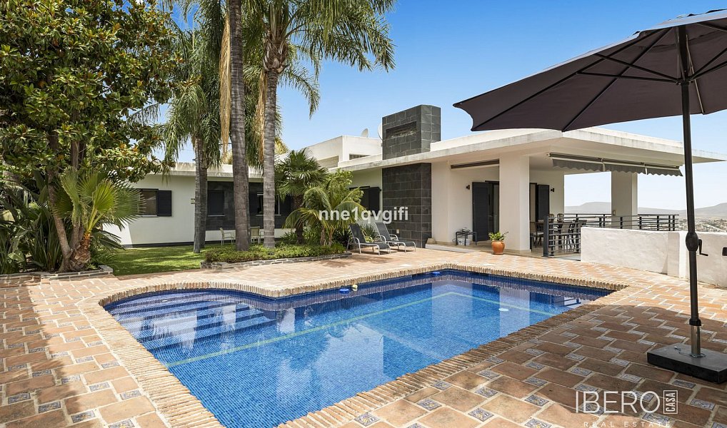 Prodej rodinného domu, 450 m², Coín