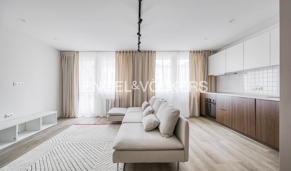 Pronájem bytu 2+kk 62 m², Praha – náhled fotky 3