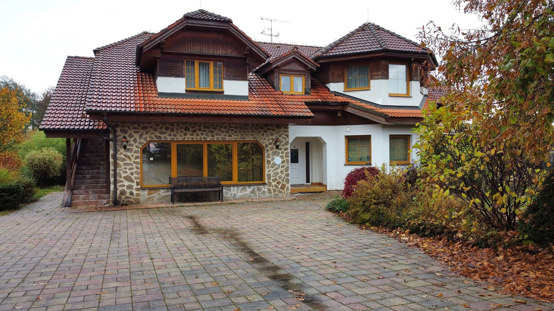 Prodej ubytovacího objektu 550 m² — photo 2