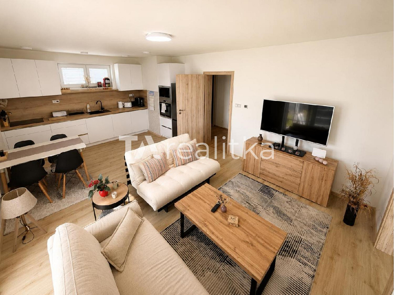 Pronájem bytu 3+kk 72 m² — photo 2