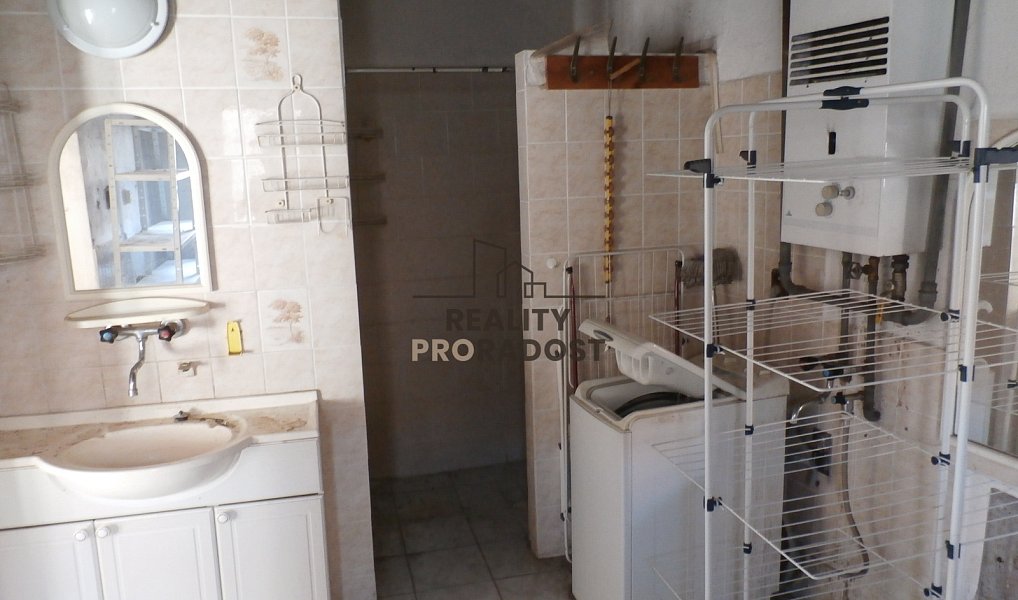Prodej domu 200 m² s pozemkem 280 m², Znojmo – náhled fotky 8