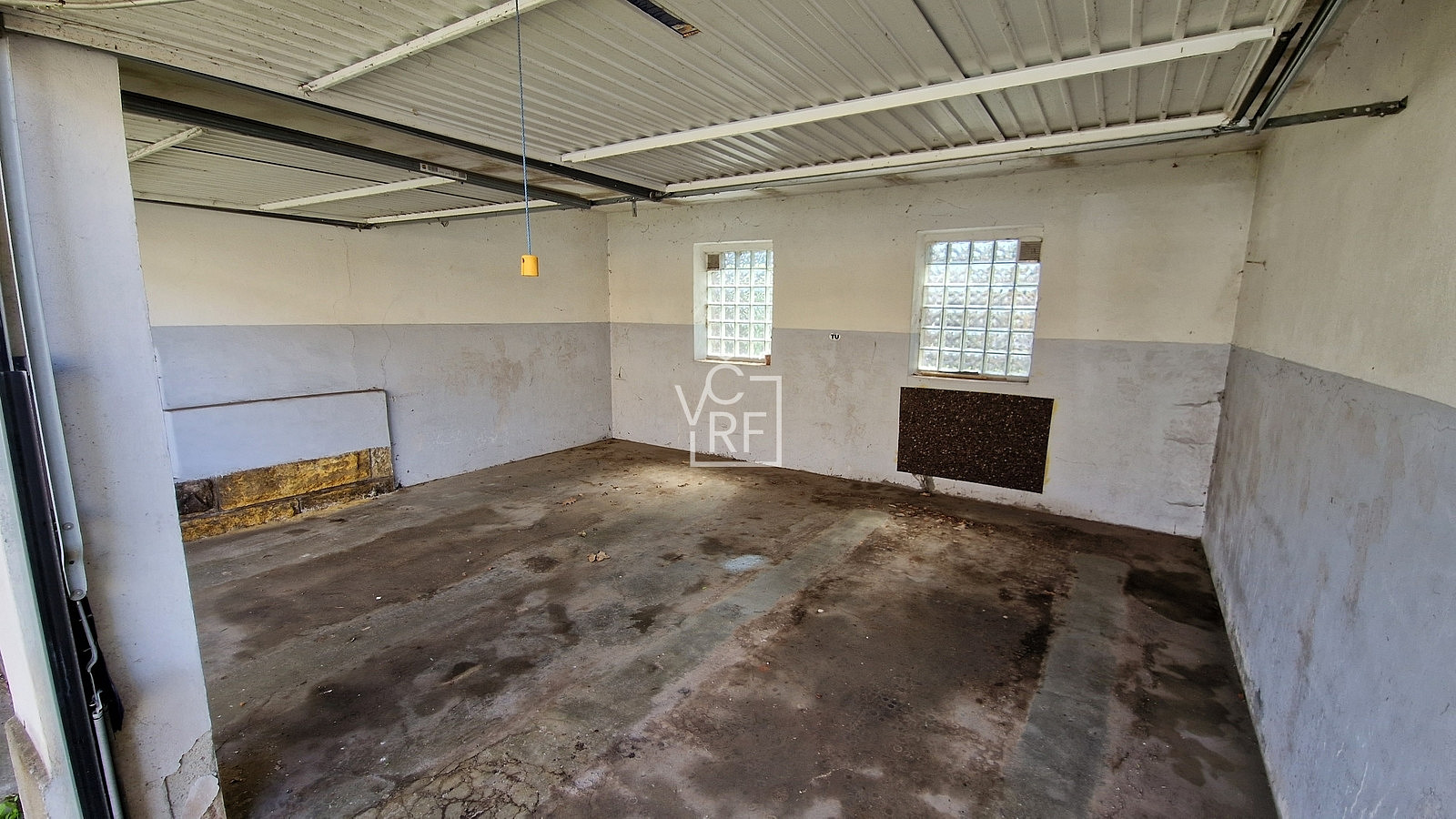 Prodej zděné dvougaráže a další dvě parkovací stání na vlastním pozemku, dobrý stav, trutnov centrum — photo 2