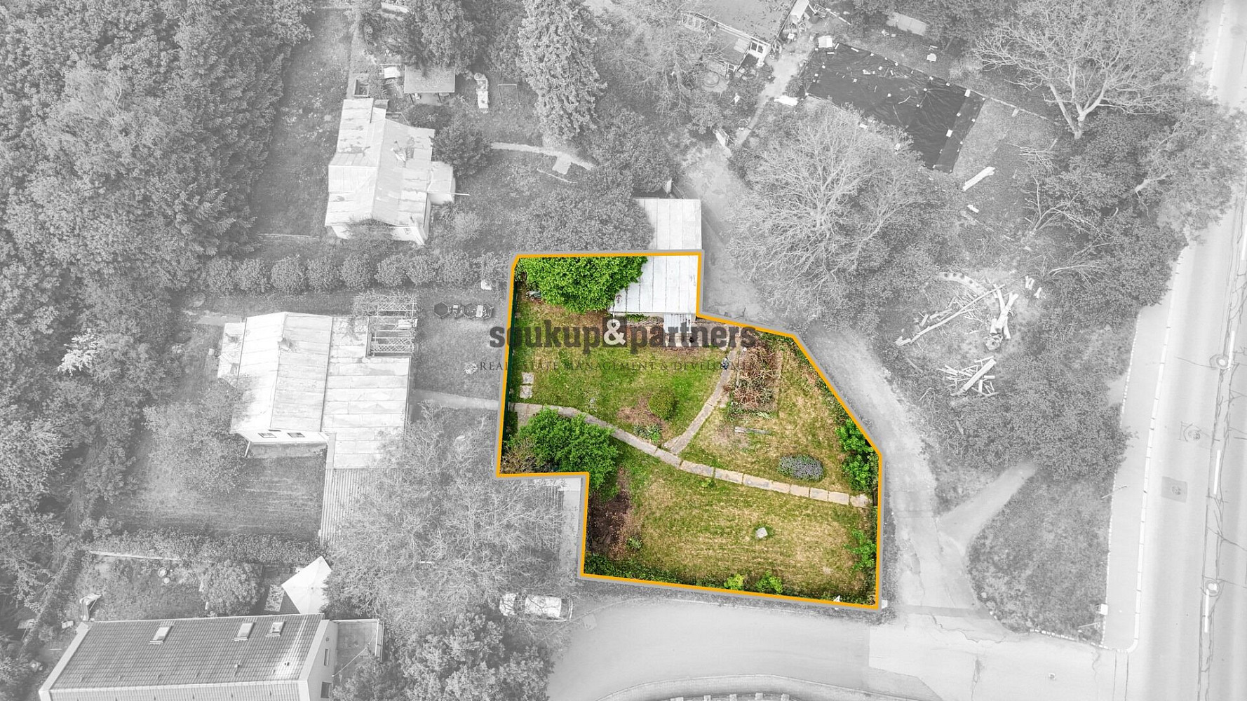 Prodej stavebního pozemku 486 m² – pohled 5