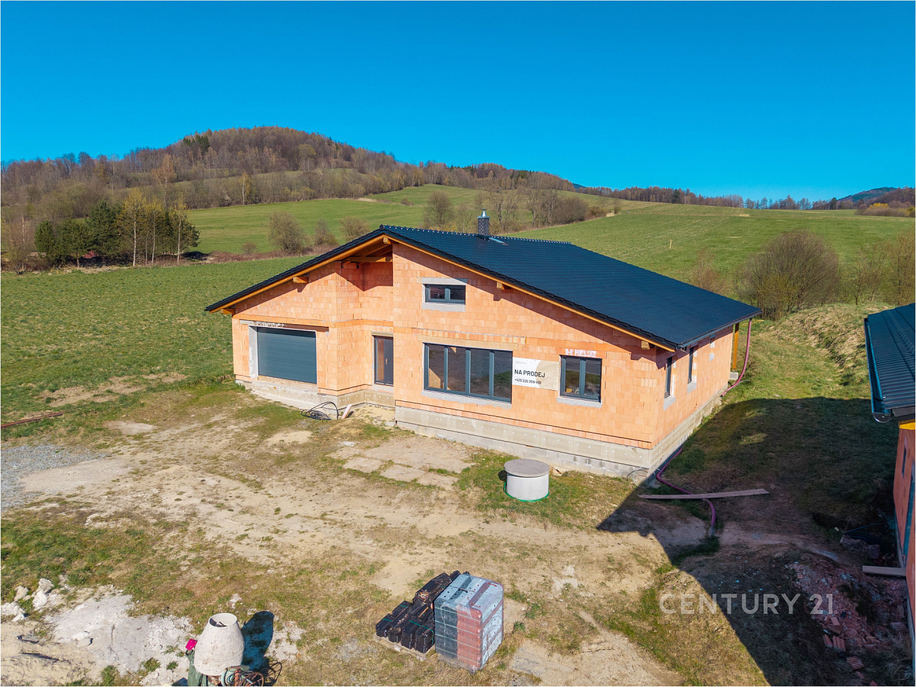 Prodej domu 225 m² s pozemkem 1 392 m²