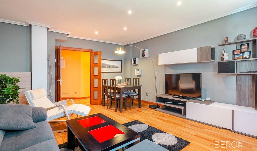 Prodej bytu 4+kk, 94 m², Luanco