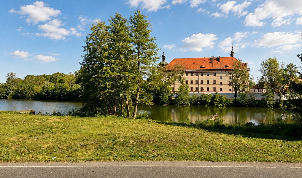 Prodej stavebního pozemku 1 470 m², Lnáře – náhled fotky 5