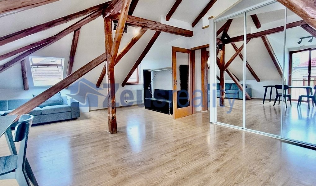 Pronájem bytu 3+1 90 m², Praha – náhled fotky 2