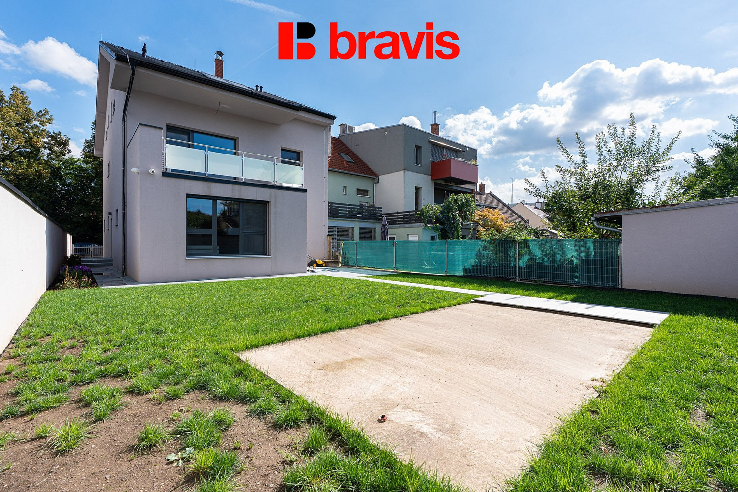 Pronájem domu 230 m² s pozemkem 414 m² – fotografie 2