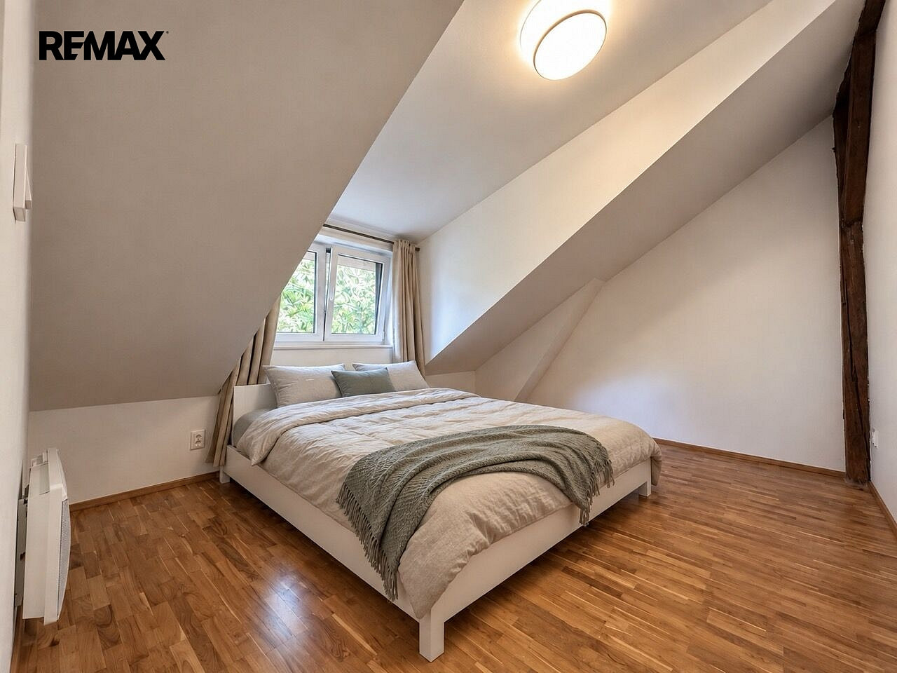Pronájem bytu 3+kk 95 m² – fotografie 3