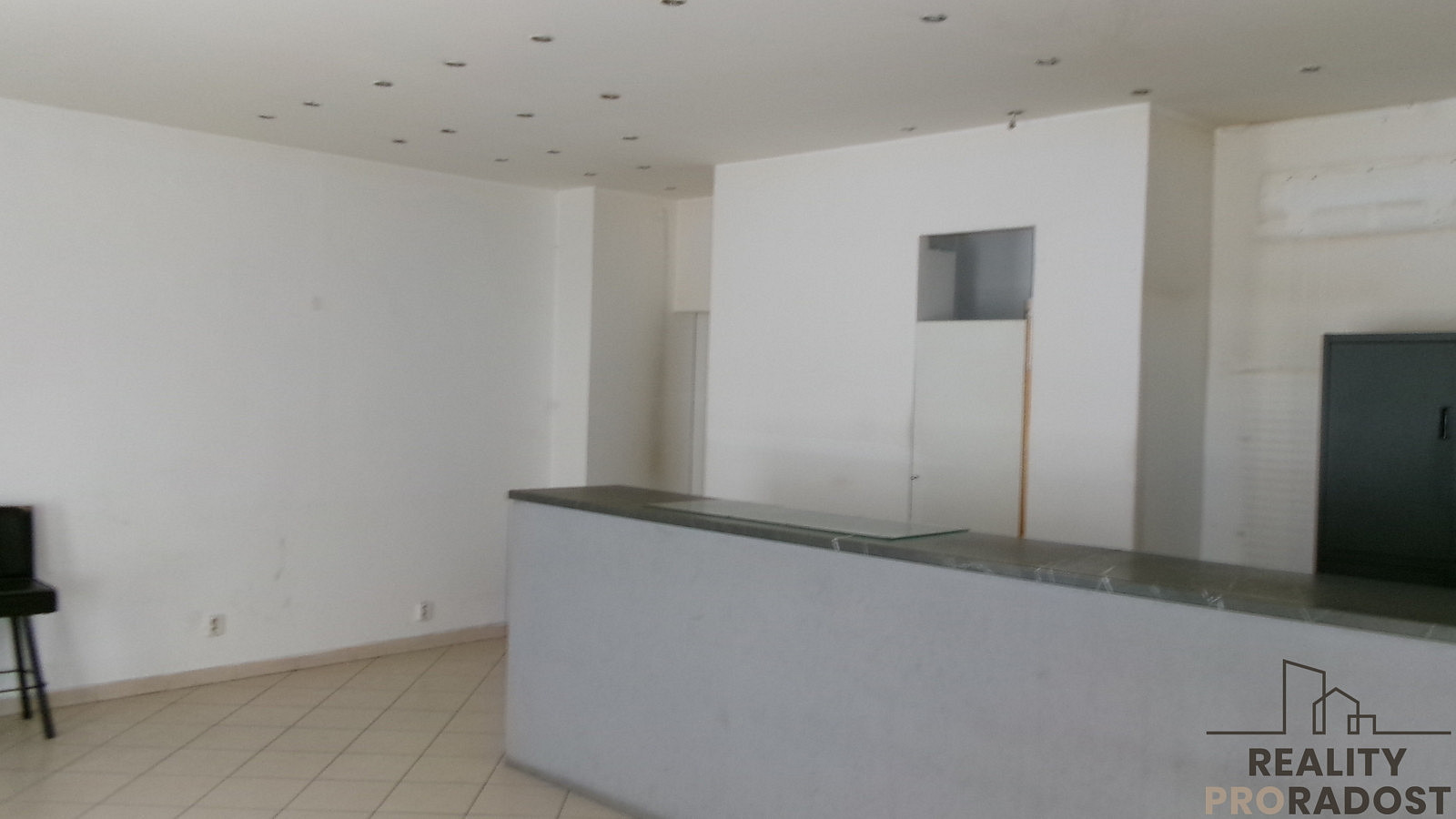Pronájem obchodních prostor 80 m² — photo 3