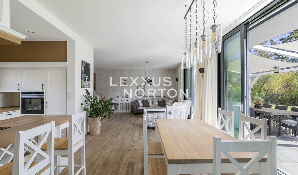 Prodej domu 199 m² s pozemkem 599 m², Ohrobec – náhled fotky 6