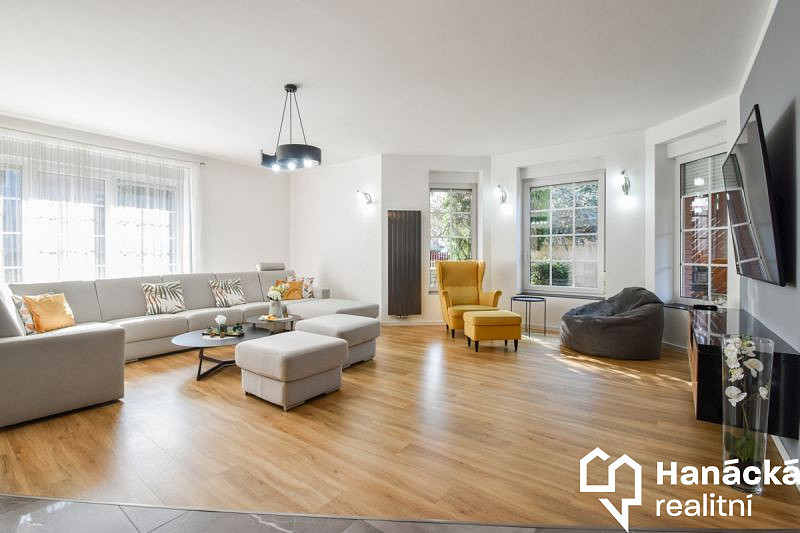 Prodej domu 269 m² s pozemkem 939 m² – fotografie 5