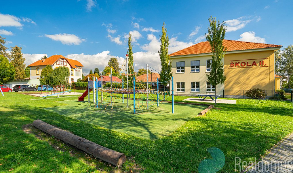Prodej stavebního pozemku 1 002 m², Litvínovice – náhled fotky 8