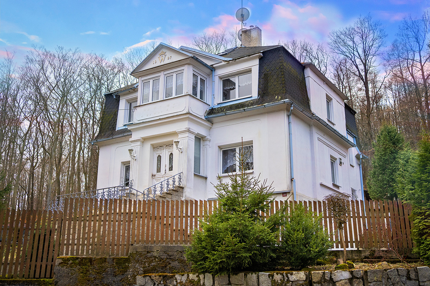 Prodej vily 292 m² s pozemkem 614 m²