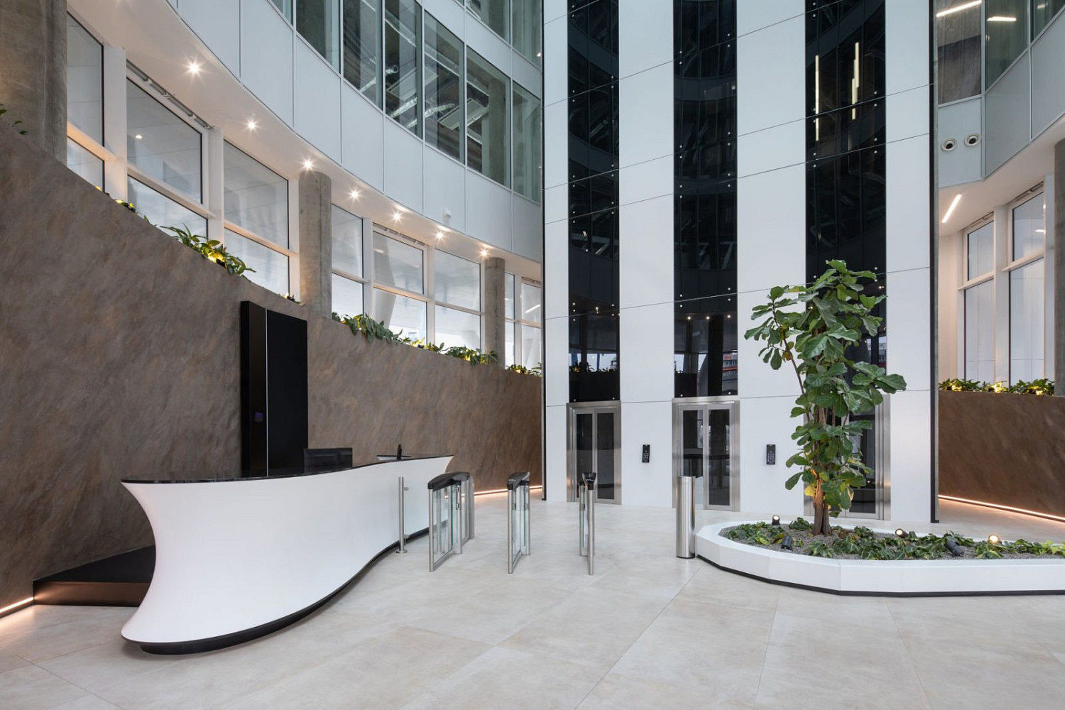 Pronájem kanceláře 265 m² – fotografie 2