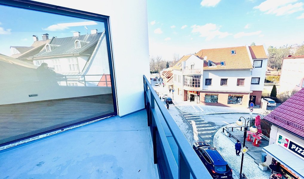 Pronájem kanceláře 174 m², Rožnov pod Radhoštěm – náhled fotky 9