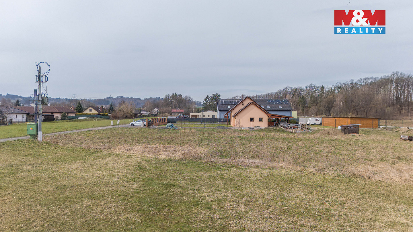 Prodej stavebního pozemku 1 440 m² – pohled 3
