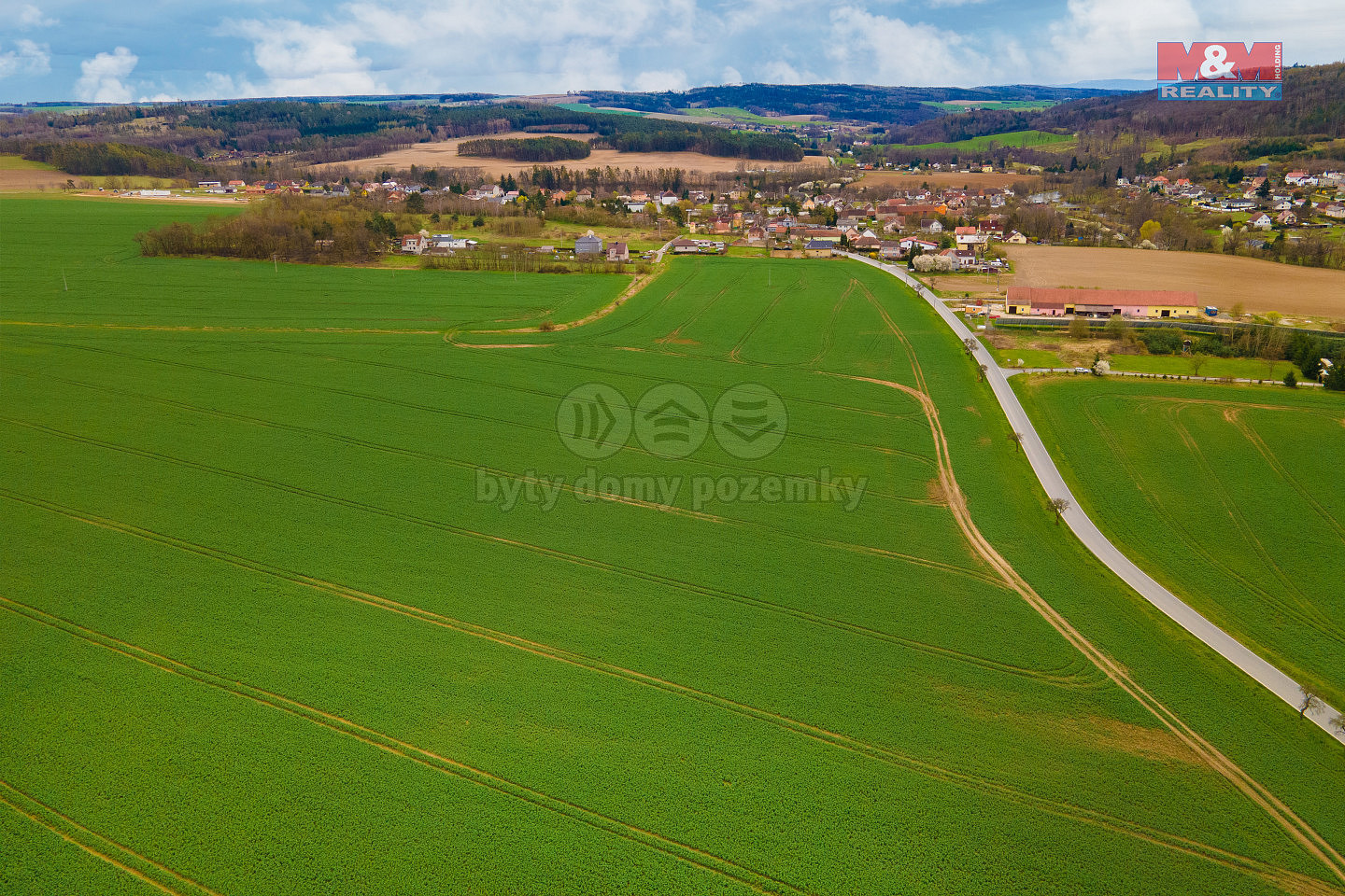 Prodej pole 5 653 m²