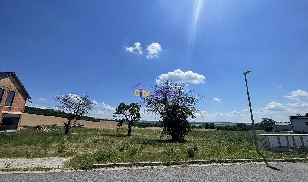 Prodej stavebního pozemku 1 090 m², Dobrovice – náhled fotky 2