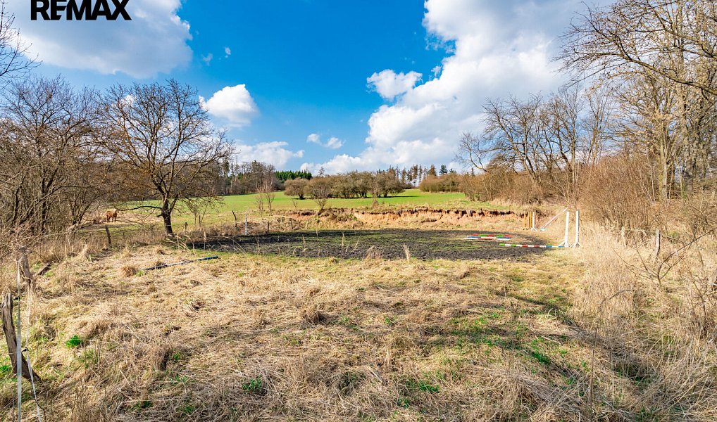 Prodej zemědělského objektu 951 m², Hluboké Dvory – náhled fotky 17