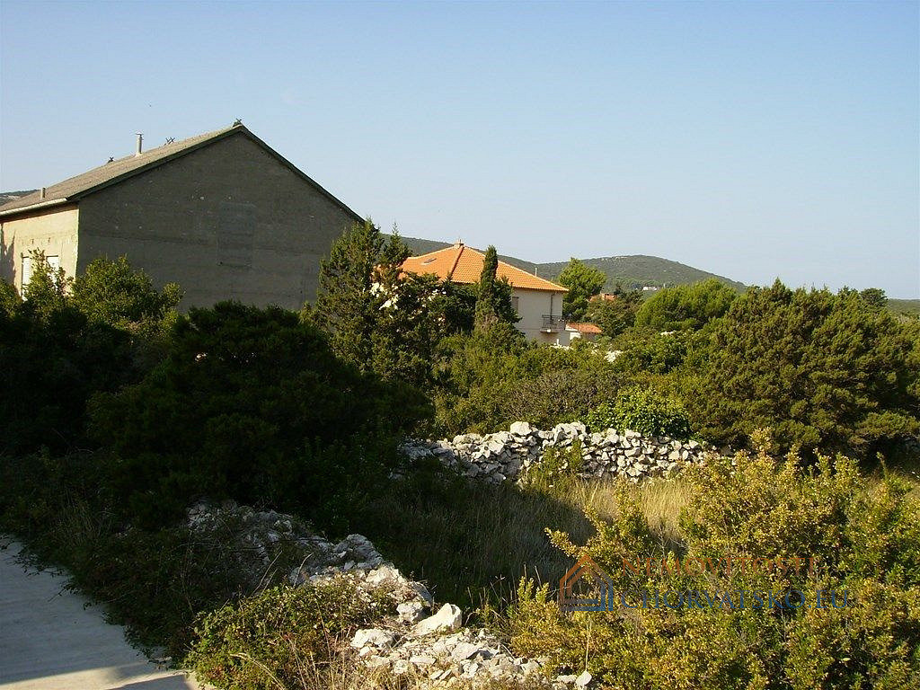 Land, 1365 m²