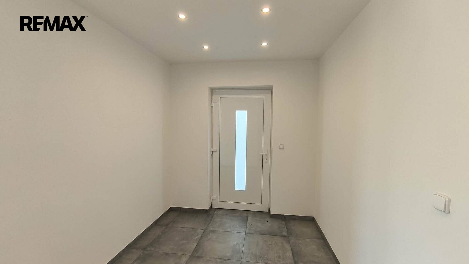 Prodej domu 98 m² s pozemkem 777 m² – fotografie 2