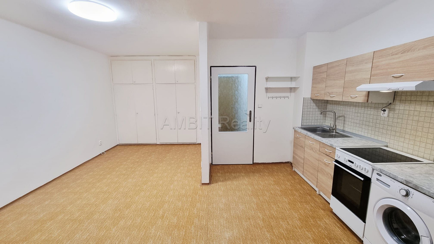 Pronájem bytu 1+kk 30 m²