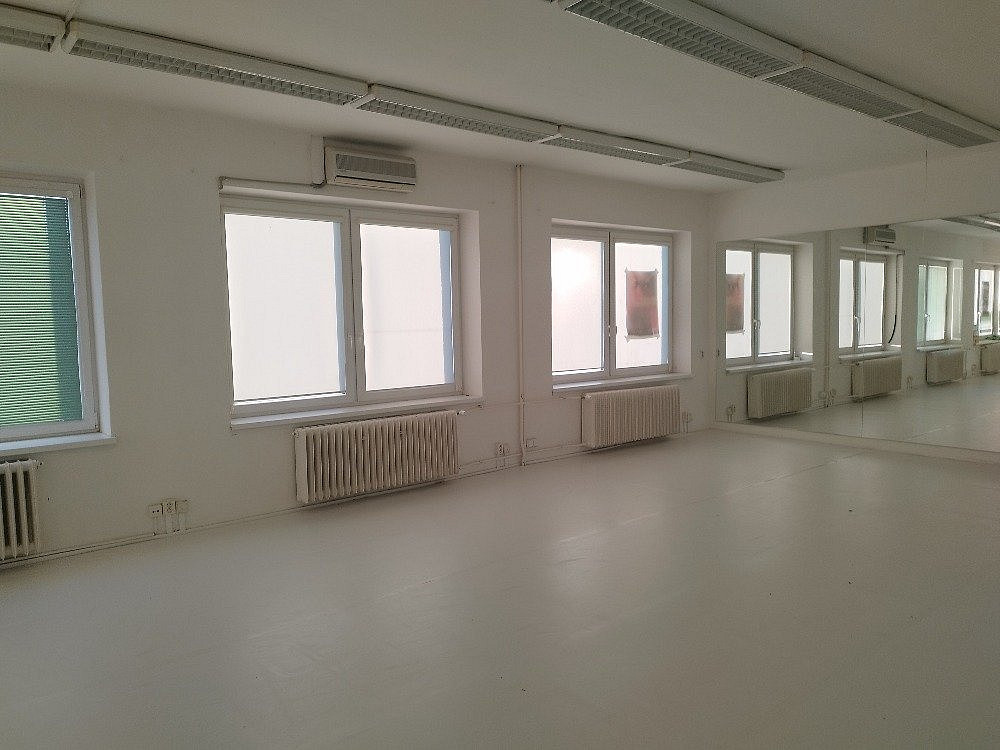 Pronájem kanceláře 65 m² – fotografie 4