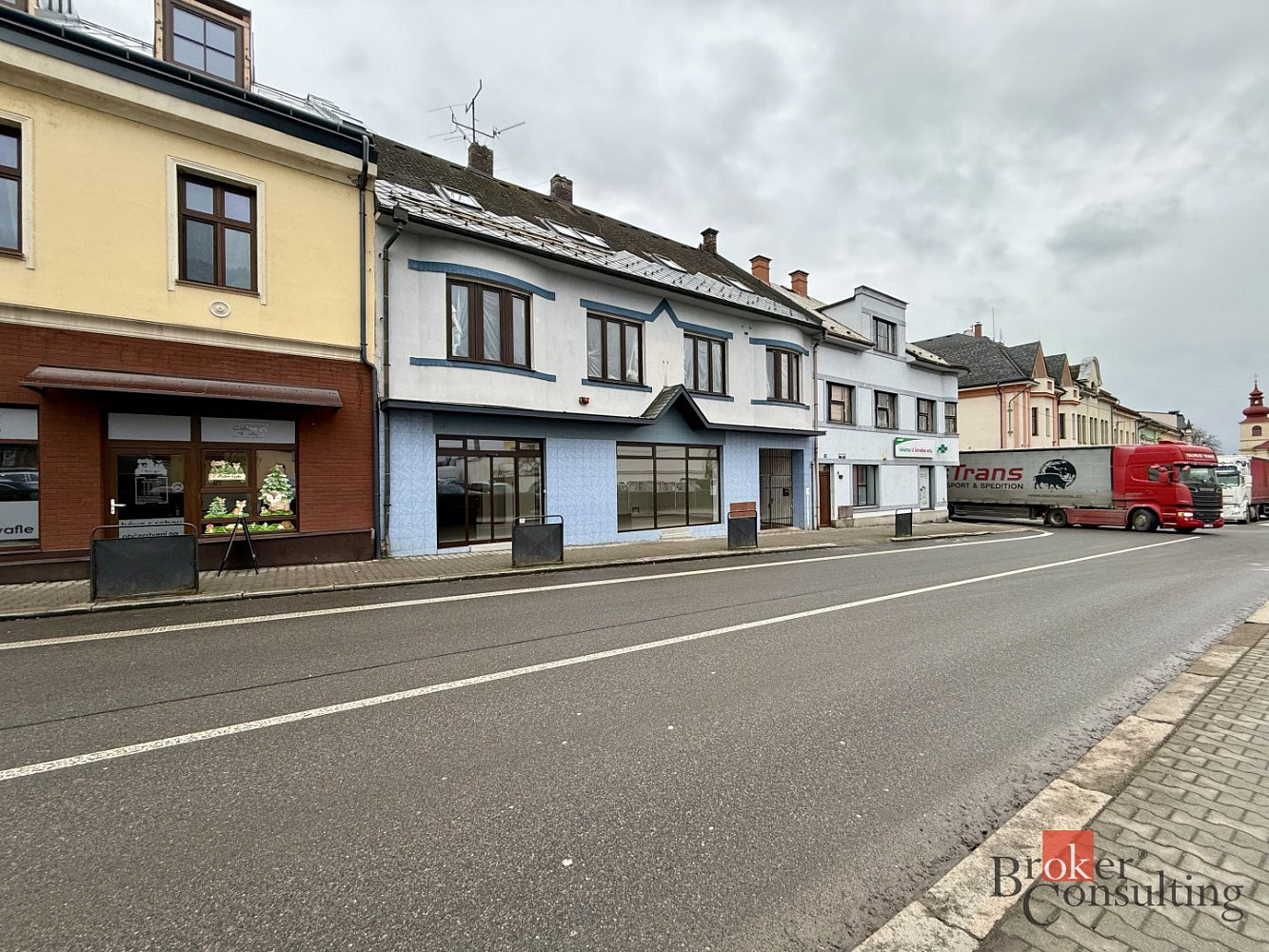 Pronájem obchodních prostor 200 m² – fotografie 2