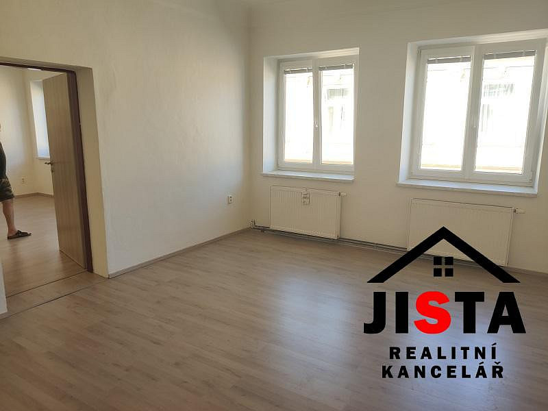 Pronájem bytu 2+kk 70 m² – fotografie 3