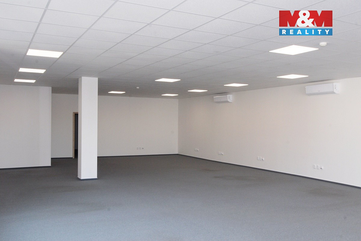 Pronájem kanceláře 2 000 m² — photo 2
