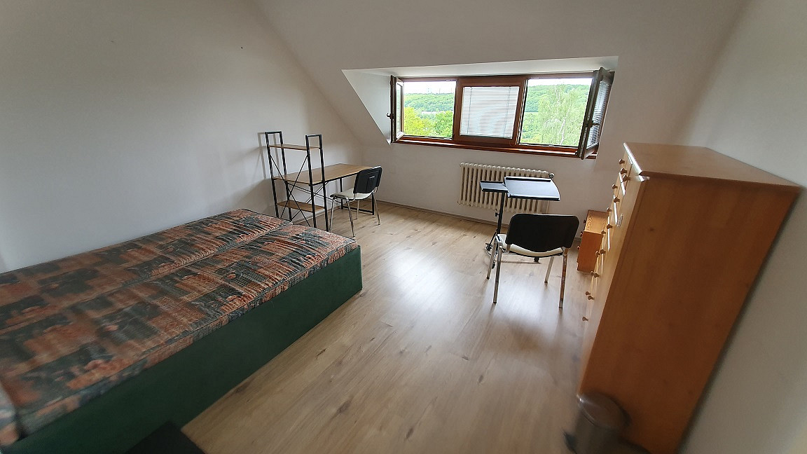 Pronájem pokoje 18 m² – fotografie 2