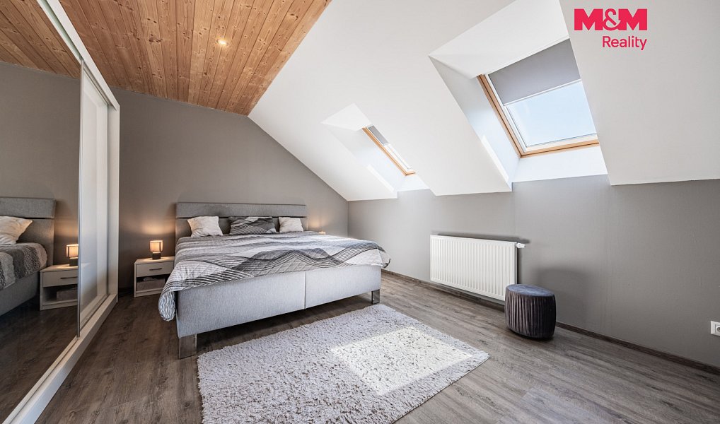 Prodej domu 200 m² s pozemkem 346 m², Komárov – náhled fotky 13