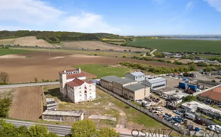 Prodej skladovacích prostor 3 671 m², Nová Ves, okres Mělník