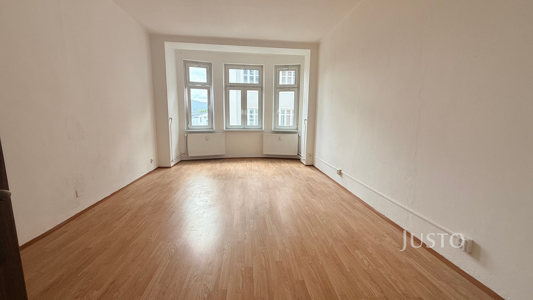 Pronájem bytu 2+1 80 m² – fotografie 3