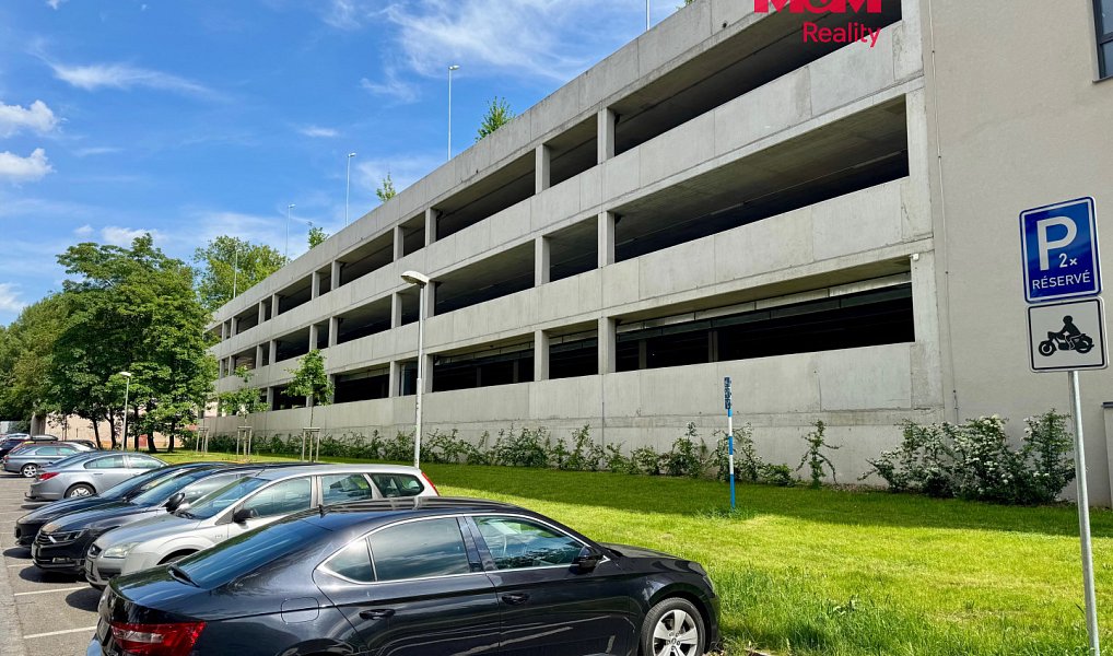 Pronájem garážového stání, 13 m2, Pardubice, Pardubice – náhled fotky 2