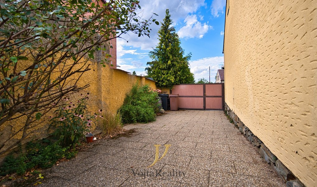 Prodej domu 160 m² s pozemkem 1 494 m², Cholina – náhled fotky 20